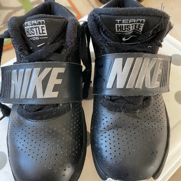 Nike Other - Nike Team Hustle D8 Sz12 good condition